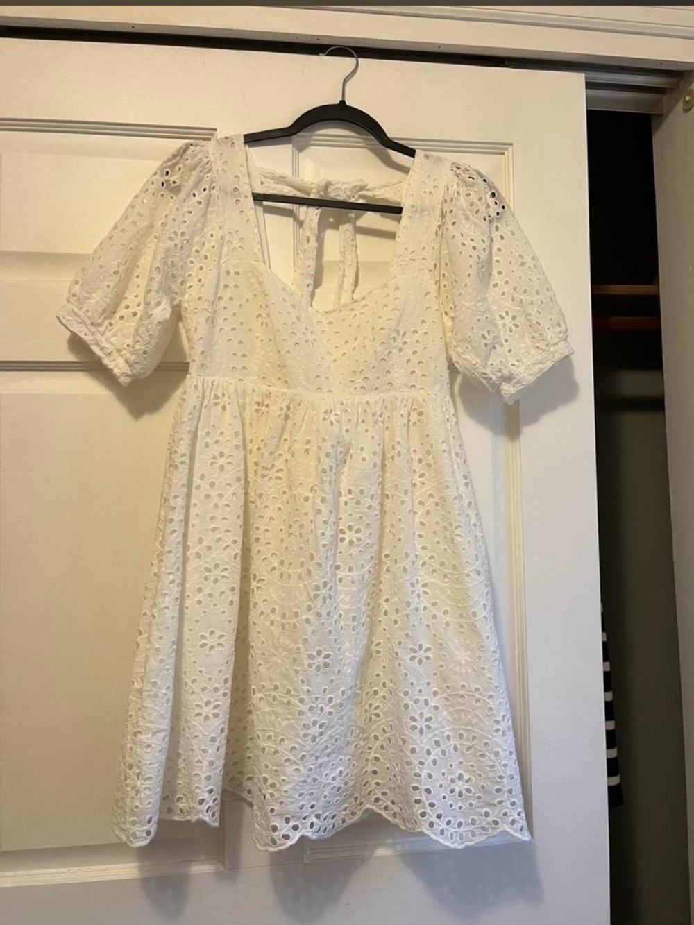 Chelsea & Violet White Cotton babydoll Eyelet Open-Back Mini Dress Small